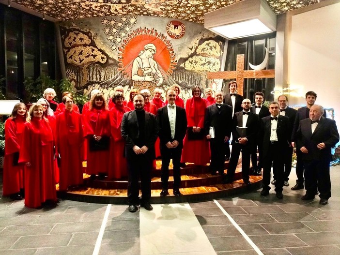Andora, Capodanno con il cimento e il concerto del Coro Polifonico di Valleggia Andora, Capodanno con il cimento e il concerto del Coro Polifonico di Valleggia