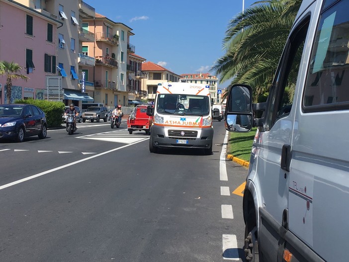 Attacco d'ansia in spiaggia ad Albissola Marina: interviene la Croce d'Oro Attacco d'ansia in spiaggia ad Albissola Marina: interviene la Croce d'Oro