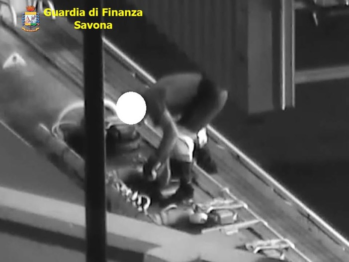 Furto di Carburante al TotalErg di Savona, 31 persone indagate al termine dell'Operazione "Diesel Discout" Furto di Carburante al TotalErg di Savona, 31 persone indagate al termine dell'Operazione "Diesel Discout"