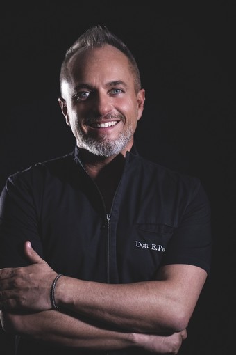 Denti bianchi e alimentazione: le buone abitudini e i cibi da preferire per un sorriso perfetto Denti bianchi e alimentazione: le buone abitudini e i cibi da preferire per un sorriso perfetto