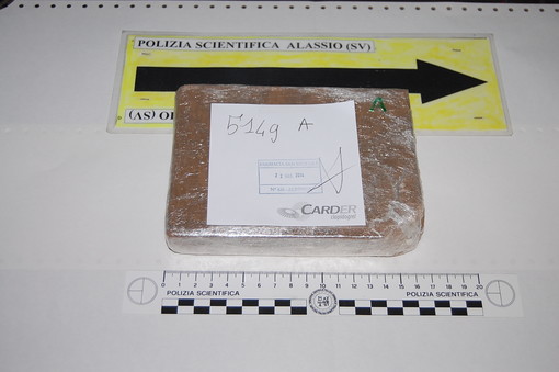 Ceriale, albanese arrestato in autostrada con 2 chili di eroina