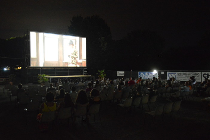 Il FAI Giovani "punta i riflettori" sulla necropoli romana nel quartiere di Pontelungo ad Albenga Il FAI Giovani "punta i riflettori" sulla necropoli romana nel quartiere di Pontelungo ad Albenga