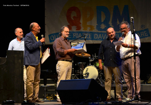 Laigueglia, assegnato a "L'Isola che non c'era" il premio "Questi passi...2016" Laigueglia, assegnato a "L'Isola che non c'era" il premio "Questi passi...2016"