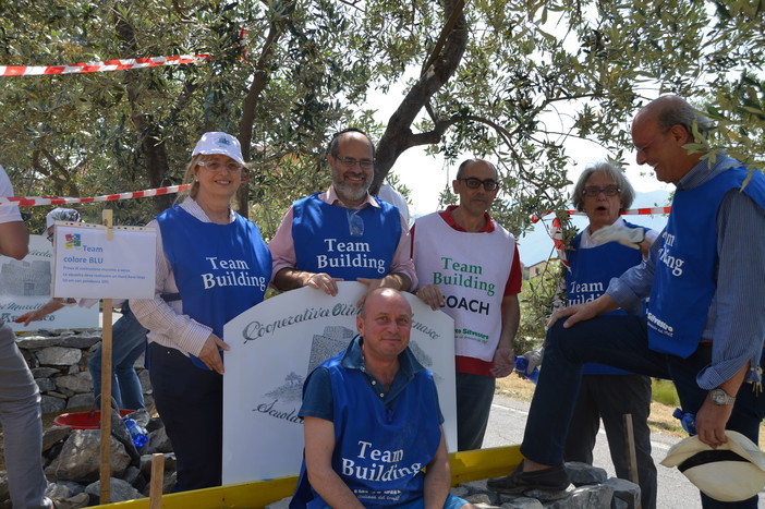 Gli assessori Rossetti e Sambin a scuola di muretti a secco ad Arnasco