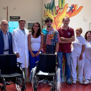 Pietra Ligure, consegnate due nuove carrozzine all’Unità Spinale dell’Ospedale Santa Corona grazie alla solidarietà della Identity Dance School Pietra Ligure, consegnate due nuove carrozzine all’Unità Spinale dell’Ospedale Santa Corona grazie alla solidarietà della Identity Dance School