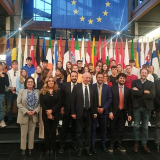 Concorso "Diventiamo cittadini europei", gli studenti liguri entrano nel Parlamento Ue Concorso "Diventiamo cittadini europei", gli studenti liguri entrano nel Parlamento Ue