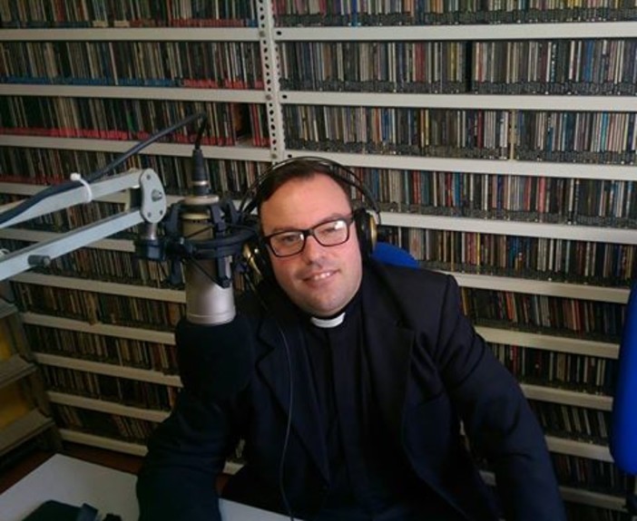 Esce oggi "Al di là" la canzone per il papa nata dalla collaborazione tra Alberto Fortis e Don Gabriele Corini