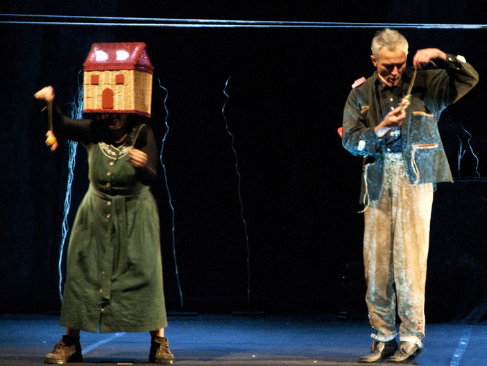 Albenga, giovedì 3 maggio “I racconti di Mamma Oca” al Teatro Ambra