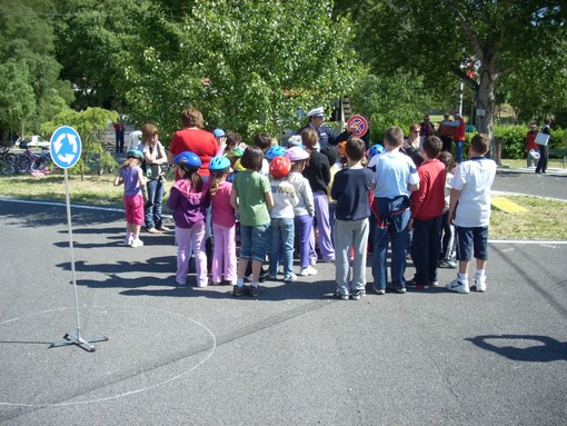 Garlenda, 5 euro a bambino per fare ginnastica Garlenda, 5 euro a bambino per fare ginnastica