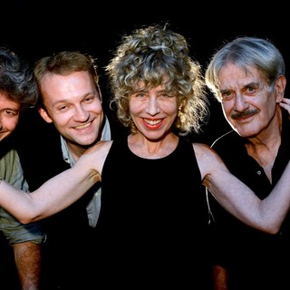 "La terra promessa" al Festival di Borgio Verezzi "La terra promessa" al Festival di Borgio Verezzi