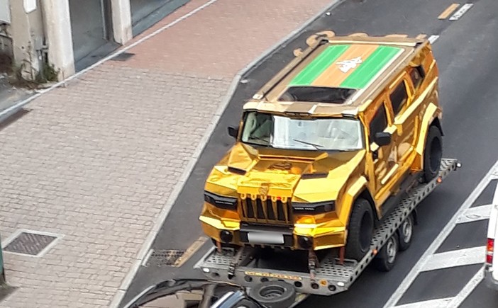 Albisola: nel traffico sull'Aurelia spunta una Dartz, modello extra lusso dalla Lettonia (FOTO)