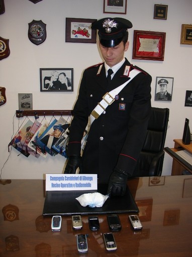 Albenga, la cocaina arriva in treno: arrestato con 55 grammi dai Carabinieri