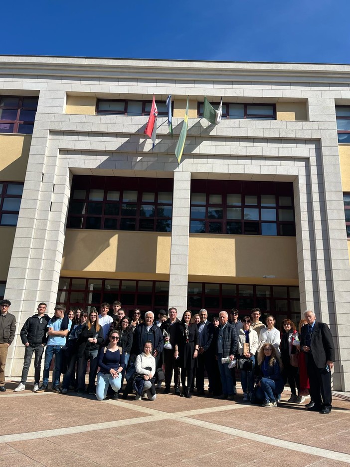 Gli studenti liguri in viaggio in Venezia Giulia e Dalmazia per conoscere l'orrore delle Foibe Gli studenti liguri in viaggio in Venezia Giulia e Dalmazia per conoscere l'orrore delle Foibe