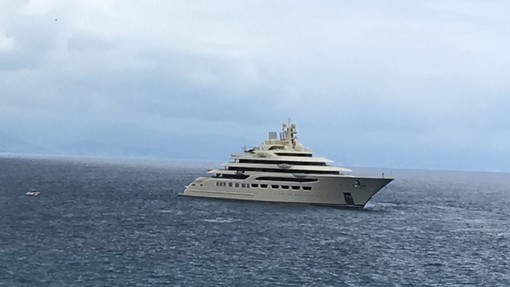 Varazze: ecco il &quot;Dilbar&quot;, il lussuoso yacht del magnate russo Alisher Usmanov