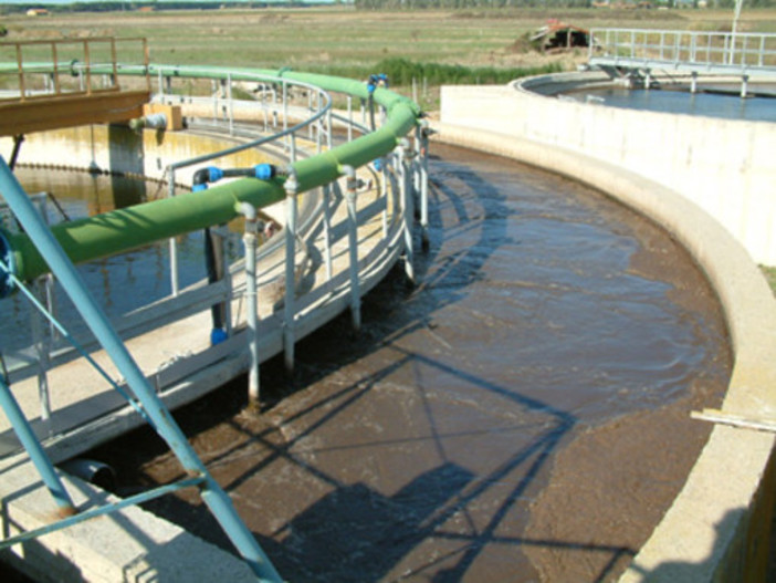 Acqua ai privati? Slitta il termine per la costituzione della società consortile