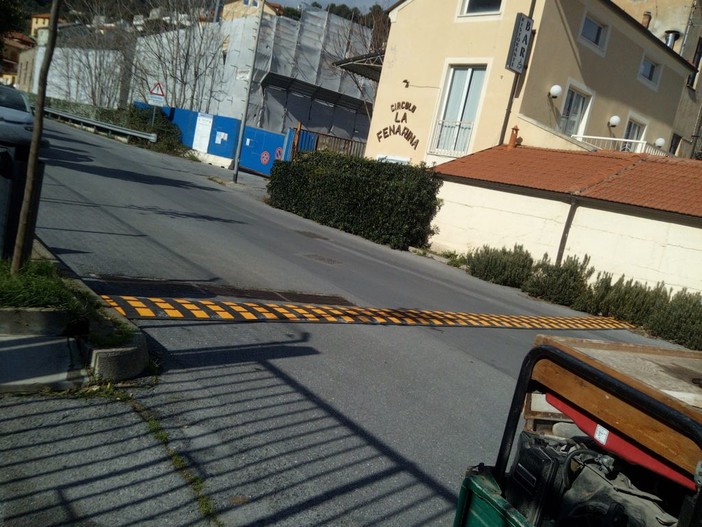 Lavori pubblici ad Alassio: terminati gli interventi in viale Hanbury arriva un nuovo dosso alla Fenarina e nuova segnaletica orizzontale