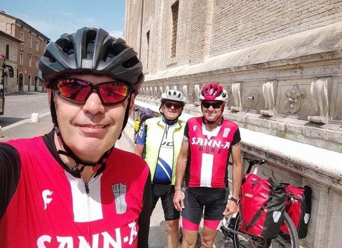 Da Savona ad Assisi in bicicletta per sensibilizzare la donazione di organi, stasera la cena di "bentornati" Da Savona ad Assisi in bicicletta per sensibilizzare la donazione di organi, stasera la cena di "bentornati"
