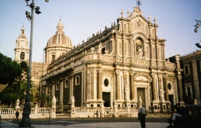 Corso di formazione per volontari addetti all'accoglienza nelle chiesa della Diocesi di Savona-Noli Corso di formazione per volontari addetti all'accoglienza nelle chiesa della Diocesi di Savona-Noli