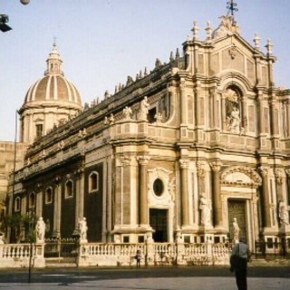Corso di formazione per volontari addetti all'accoglienza nelle chiesa della Diocesi di Savona-Noli Corso di formazione per volontari addetti all'accoglienza nelle chiesa della Diocesi di Savona-Noli