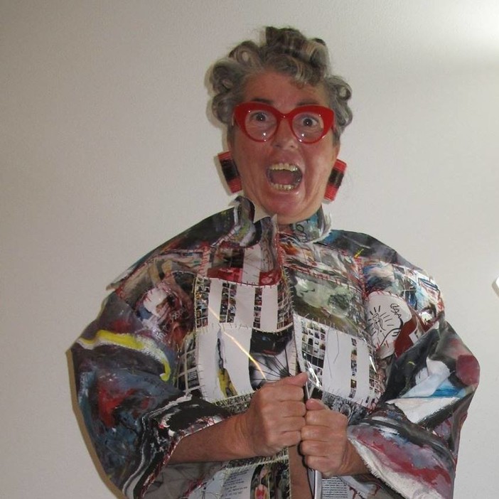 L’artista albenganese Deva Nicoletta Tortone espone a Genova L’artista albenganese Deva Nicoletta Tortone espone a Genova