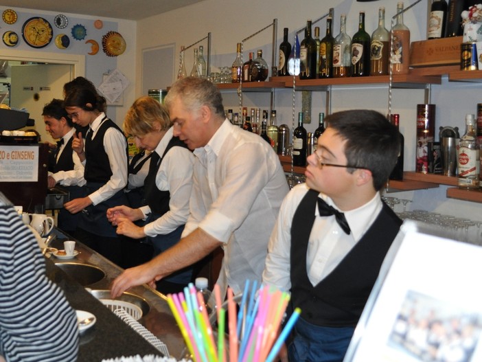 Ad Albenga al bar "Il Sole e La Luna" aroma solidale al 100%