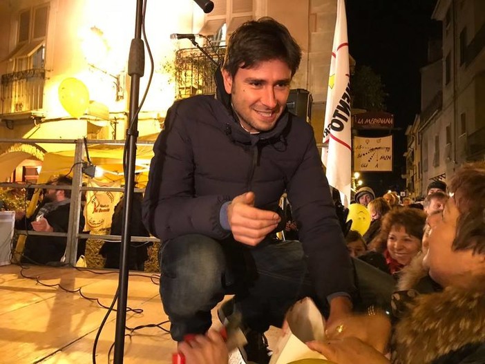 M5S, Di Battista ringrazia i cittadini che hanno votato per il MoVimento. E menziona Cairo Montenotte M5S, Di Battista ringrazia i cittadini che hanno votato per il MoVimento. E menziona Cairo Montenotte