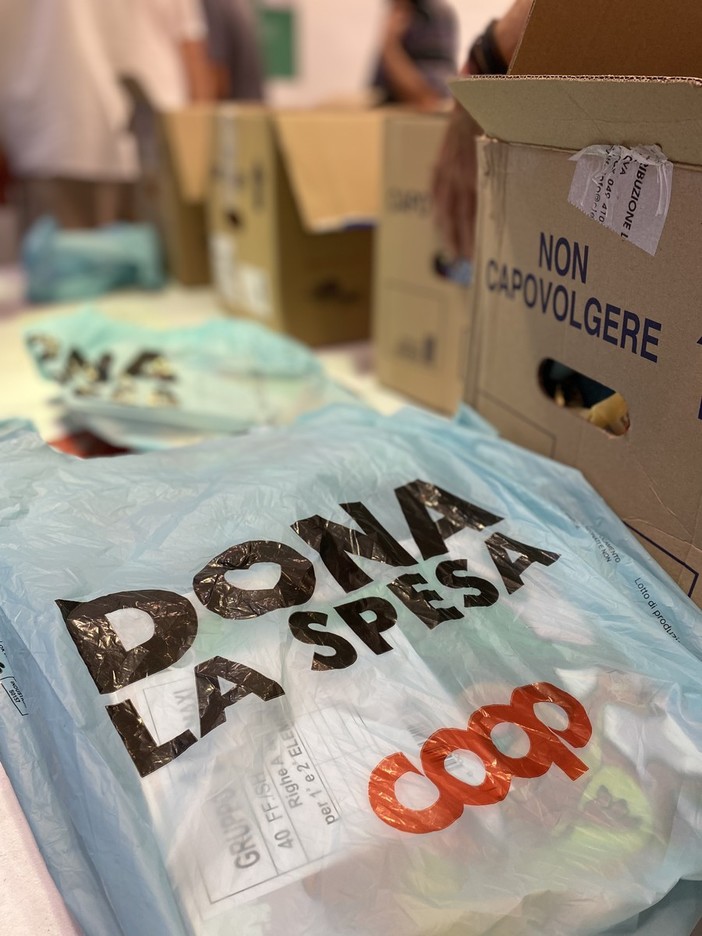 &quot;Dona la spesa&quot;, da Coop Liguria 2 tonnellate di materiale scolastico per il savonese
