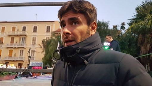 Domenica Alessandro Di Battista sarà a Cairo con il tour "Futuro in Programma" Domenica Alessandro Di Battista sarà a Cairo con il tour "Futuro in Programma"