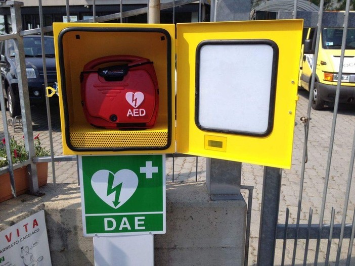 Albenga, in arresto cardiaco nello spogliatoio di una palestra: intervento salvavita della Croce Bianca