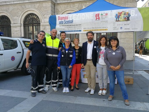I volontari della protezione civile di Toirano, Boissano e Loano a Savona per “Diamoci una scossa” I volontari della protezione civile di Toirano, Boissano e Loano a Savona per “Diamoci una scossa”