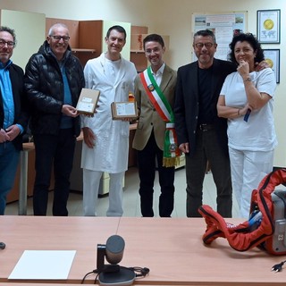 Loano, la Fondazione Stella-Grossi dona apparecchiatura per le emergenze pediatriche all'ospedale Gaslini Loano, la Fondazione Stella-Grossi dona apparecchiatura per le emergenze pediatriche all'ospedale Gaslini