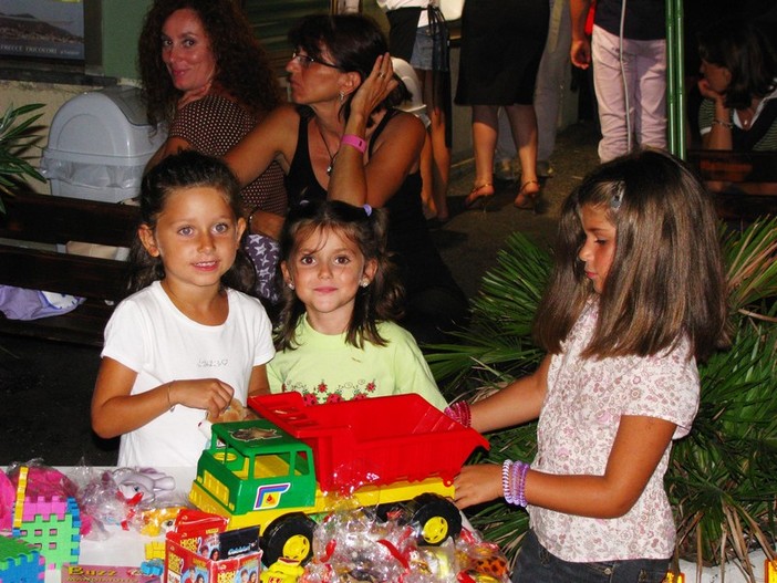Varazze: grande successo per il Desbarassu dei bambini Varazze: grande successo per il Desbarassu dei bambini