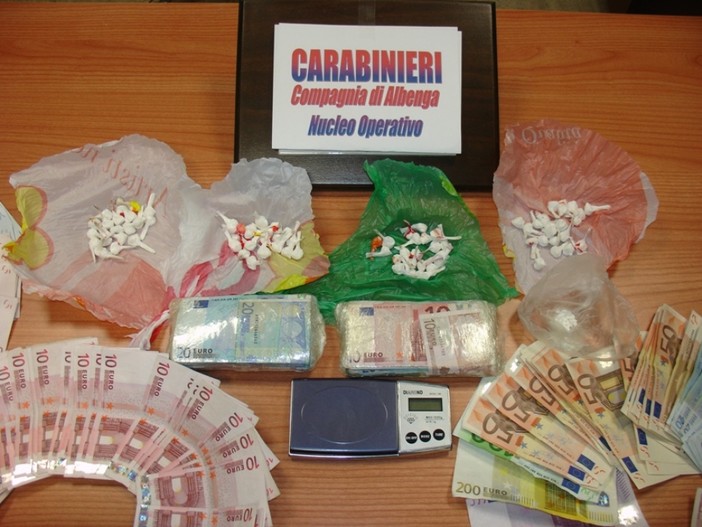 Albenga: Carabinieri si fingono fiorai e arrestano 4 spacciatori. La ricostruzione della cattura