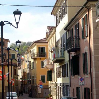 Altare saluta commossa la storica maestra Giuseppina Battarelli Altare saluta commossa la storica maestra Giuseppina Battarelli