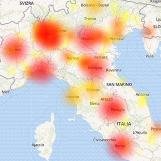 Gli screenshot, tratti dal sito downdetector.it, mostrano in tempo reale le aree in cui si stanno verificando disserviz Gli screenshot, tratti dal sito downdetector.it, mostrano in tempo reale le aree in cui si stanno verificando disserviz