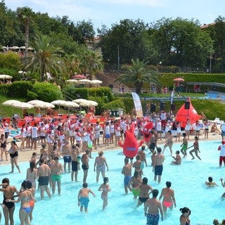 Ceriale, al parco acquatico "Le Caravelle" l'evento "Tuffati a donare"