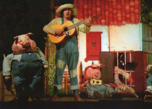 A Loano mercoledì in scena "I tre porcellini"