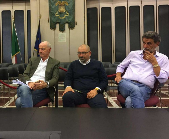 I sindaci del comprensorio compatti esprimono la loro solidarietà al collega di Alassio Enzo Canepa I sindaci del comprensorio compatti esprimono la loro solidarietà al collega di Alassio Enzo Canepa