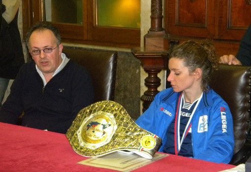 Savona, ieri Elisa Picollo, campionessa mondiale di Kick Boxing è stata premiata a Palazzo Civico Savona, ieri Elisa Picollo, campionessa mondiale di Kick Boxing è stata premiata a Palazzo Civico