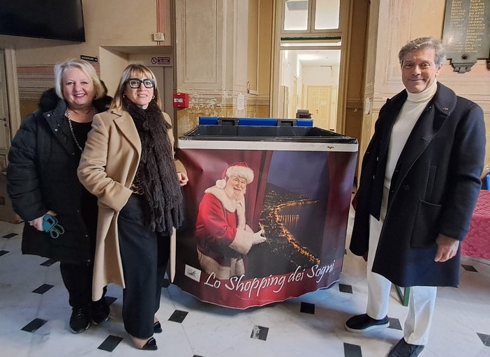 Alassio, “Lo Shopping dei Sogni” per una signora di Saluzzo: a lei il premio da 5mila euro Alassio, “Lo Shopping dei Sogni” per una signora di Saluzzo: a lei il premio da 5mila euro