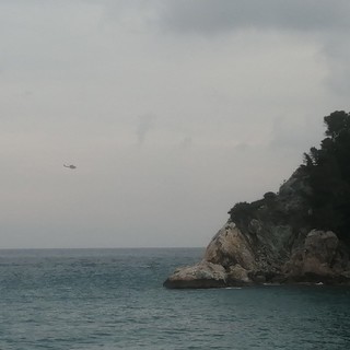 Cadavere in mare a Varigotti: trauma cranico e lesioni interne per la vittima