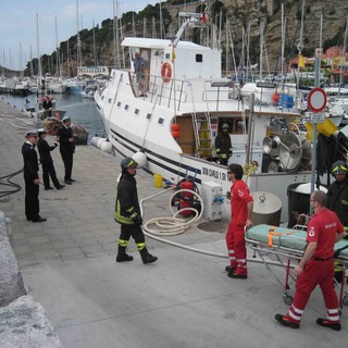 Esercitazione antincendio nel porticciolo di Alassio