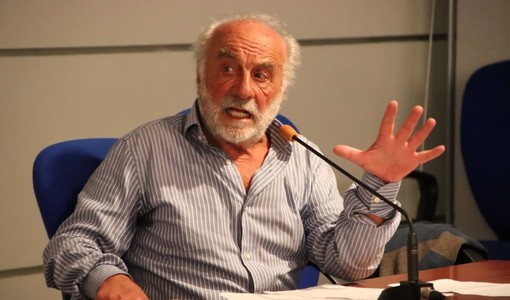 Enzo Barnabà presenta il libro "Il sentiero della speranza" a Savona in occasione della Giornata del Migrante e del Rifugiato