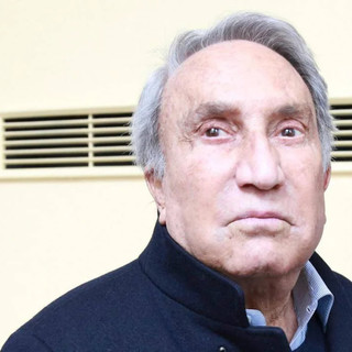 Lutto nel mondo del giornalismo: è morto Emilio Fede Lutto nel mondo del giornalismo: è morto Emilio Fede