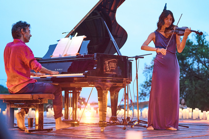 Finale, un viaggio tra musica e scienza: il concerto esperienziale di Emiliano Toso e Valentina Wilhelm Finale, un viaggio tra musica e scienza: il concerto esperienziale di Emiliano Toso e Valentina Wilhelm