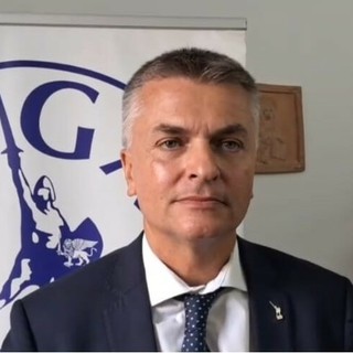 Rixi all’inaugurazione della sede della Lega a Savona: "Inviterò il sindaco Russo a Roma sul tema dell’Aurelia Bis" Rixi all’inaugurazione della sede della Lega a Savona: "Inviterò il sindaco Russo a Roma sul tema dell’Aurelia Bis"