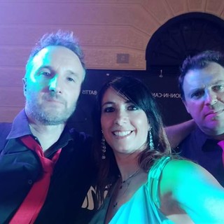 Nelle due foto: gli "Emozioni in canzoni" e Umberto Santoro