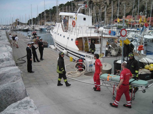 Esercitazione antincendio nel porticciolo di Alassio