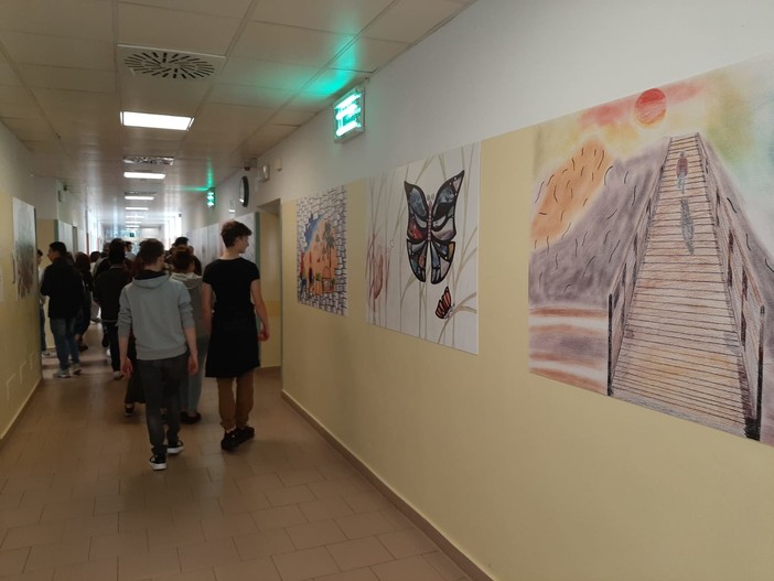 Savona, i &quot;sogni&quot; degli studenti del Ferraris Pancaldo illuminano le pareti del reparto psichiatrico (FOTO e VIDEO)