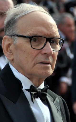 Quando Ennio Morricone venne a Finale e compose una melodia per le medie Aycardi Quando Ennio Morricone venne a Finale e compose una melodia per le medie Aycardi